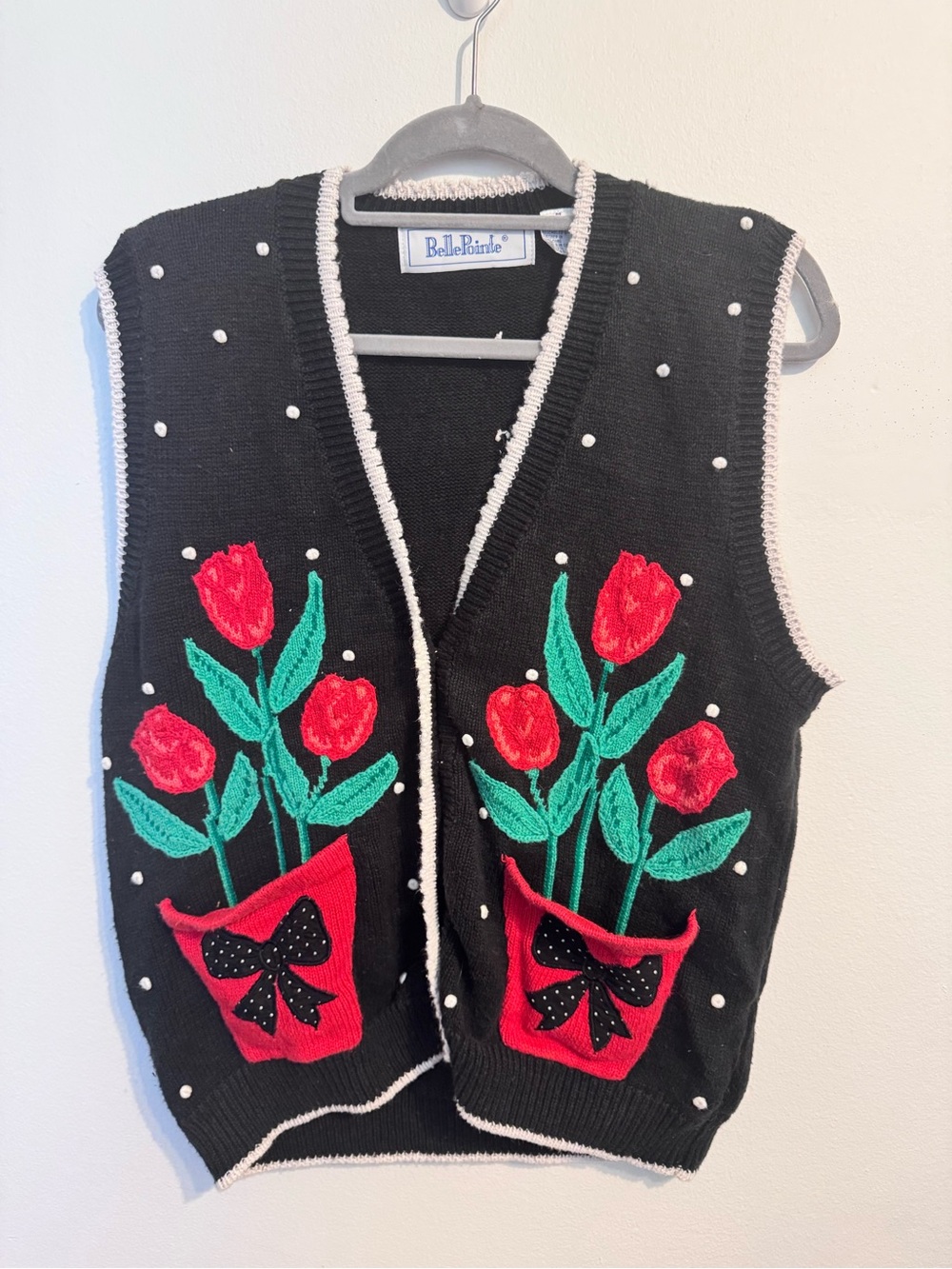 Vintage Belle Pointe Tulip Pot V-Neck Sweater Vest